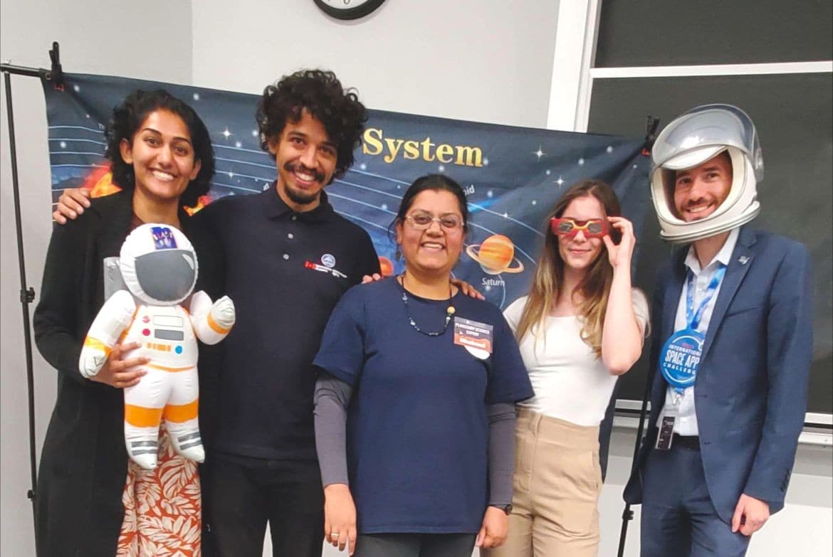 feat: pitching workshop in-person @ NASA Space Apps Challenge